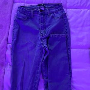 stretchy light wash blue jeans